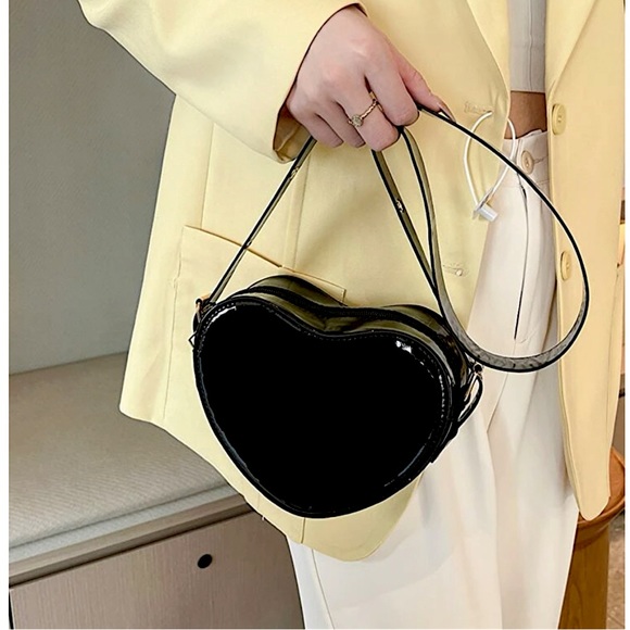 Vintage Handbags - Black Heart Shaped Purse NWOT